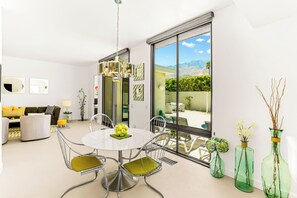 Dining - 25% Off July! Perfect Location 4 Families -Pool* (Palm Springs)