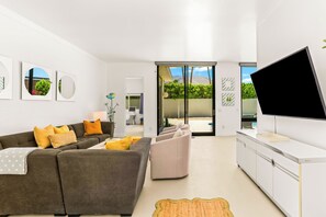 Smart-TV og peis