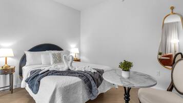 Leilighet, aircondition, byutsikt | Lydisolert, strykejern/-brett og wi-fi (inkludert)