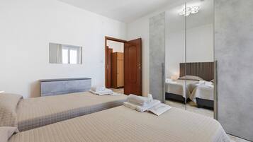 Iron/ironing board, WiFi, bed sheets