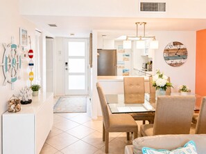 Interior - 2 Bedroom, 1 Bath, Beach and pools, Longboat Key (Longboat Key)