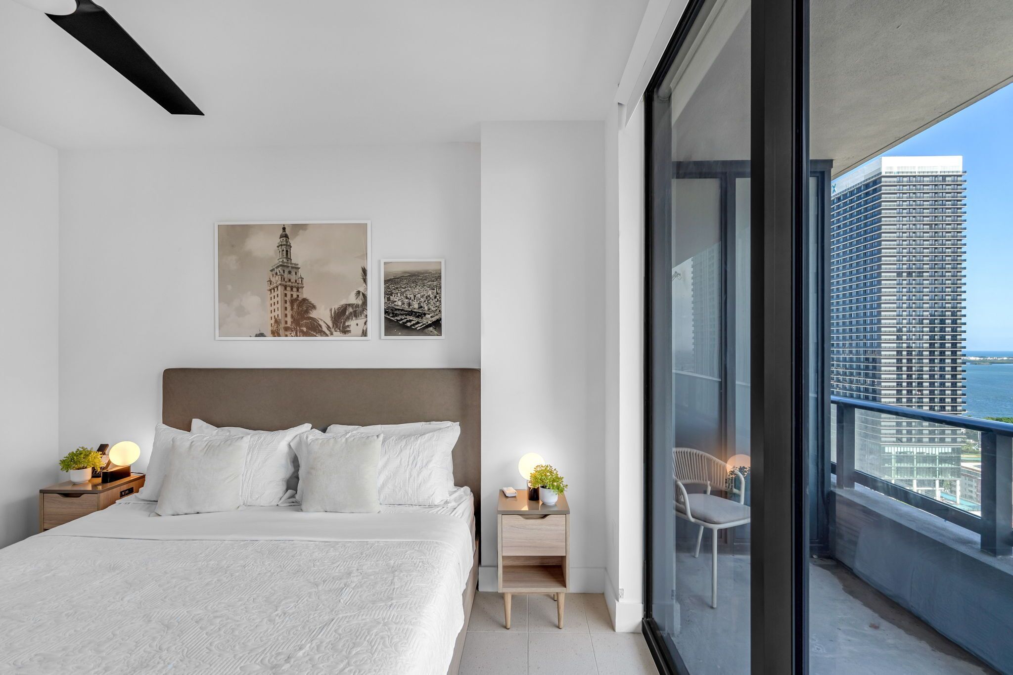 Appartement, 1 très grand lit et 1 canapé-lit, cuisine, vue sur la baie | Espace de travail pour ordinateurs portables, rideaux d’obscurcissement