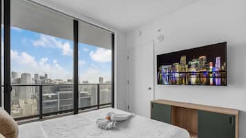 Appartement, 2 chambres, cuisine, vue sur la baie | Espace de travail pour ordinateurs portables, rideaux d’obscurcissement