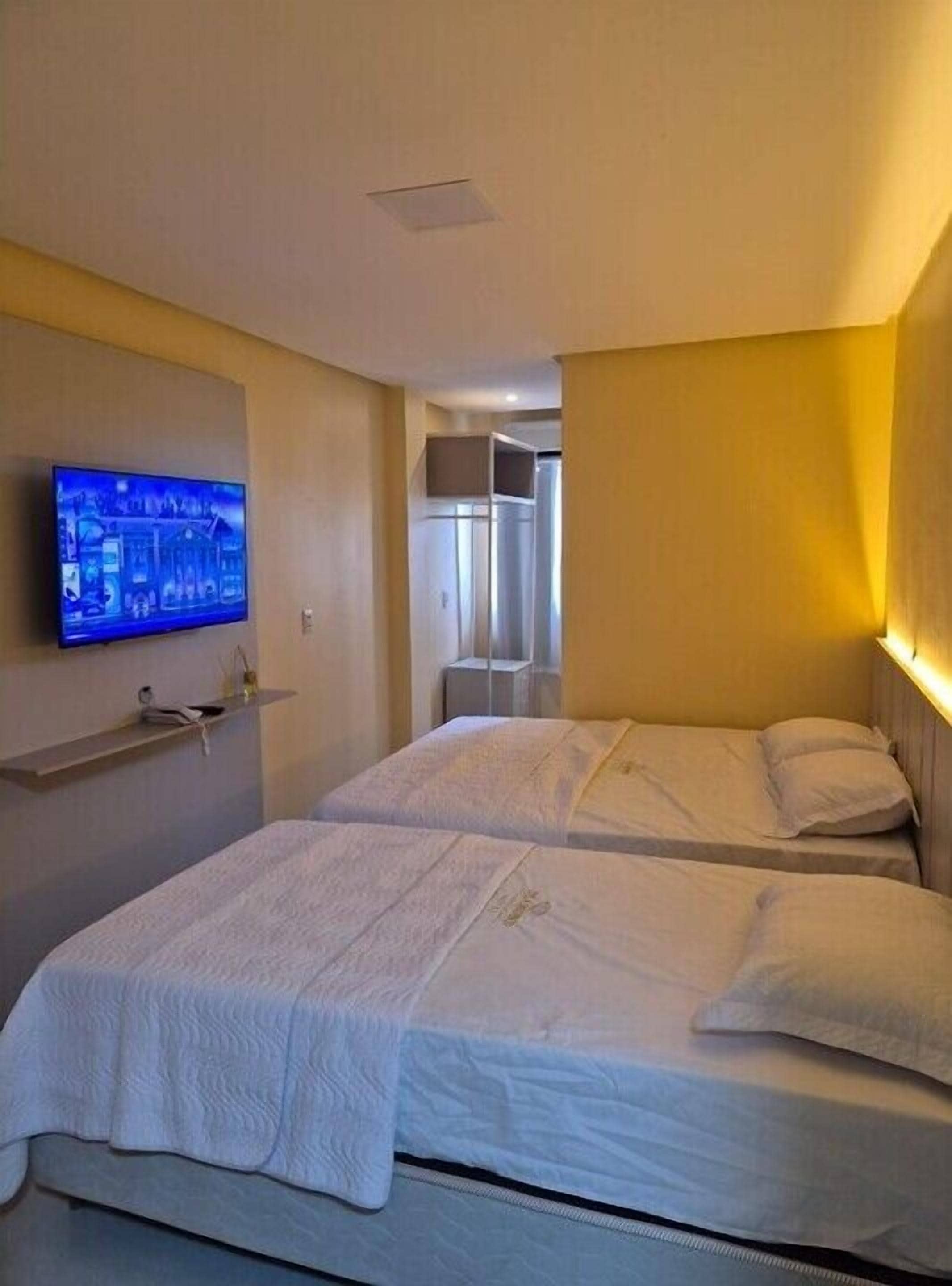 Classic Triple Room | Free WiFi