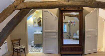 Gîte de charme Le Clos du Cèdre 1,45 heures de Paris, Irancy Chablis Vezelay