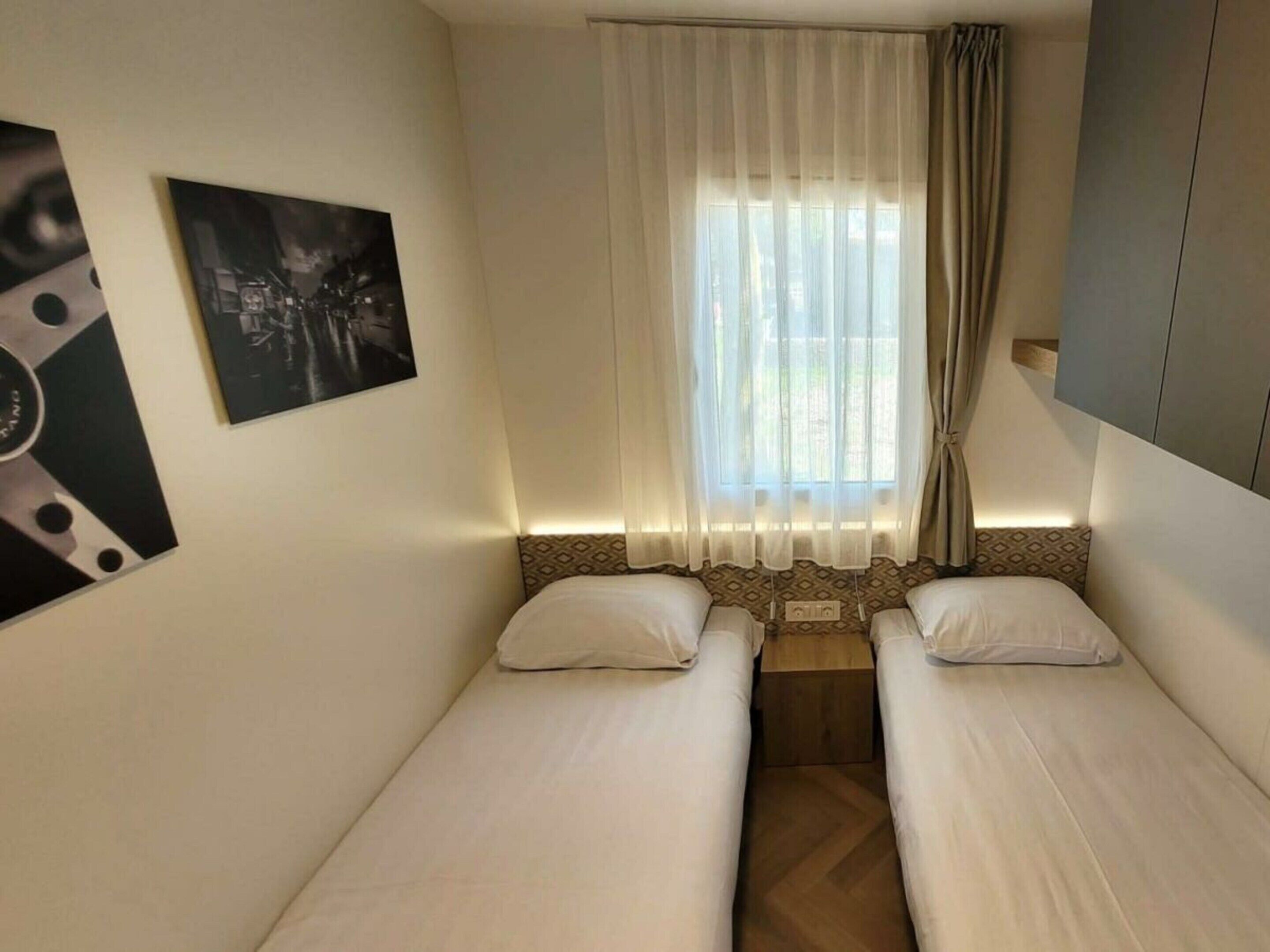 House | 3 bedrooms, individually furnished