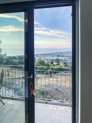 Interior - Villa Ciccio - Red Room (Agropoli)