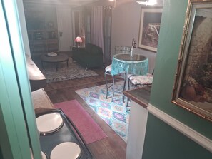 Smart TV - That 70s Mobile Home in Orlando (Orlando)