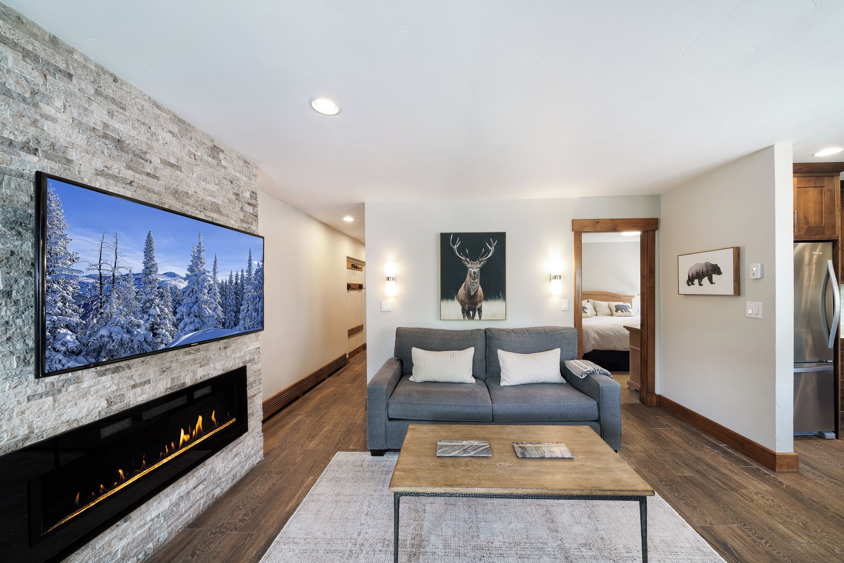Smart TV, chimenea