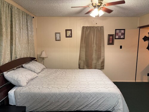 Pleasant 1-bedroom studio with AC in charming Big Spring