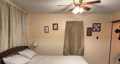 Pleasant 1-bedroom studio with AC in charming Big Spring