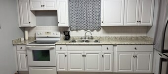 Pleasant 1-bedroom studio with AC in charming Big Spring