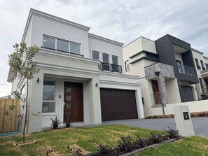 House, 4 Bedrooms | Exterior - Cozy 4bedroomhouse Rental in Kellyville, Sydney (Sydney)