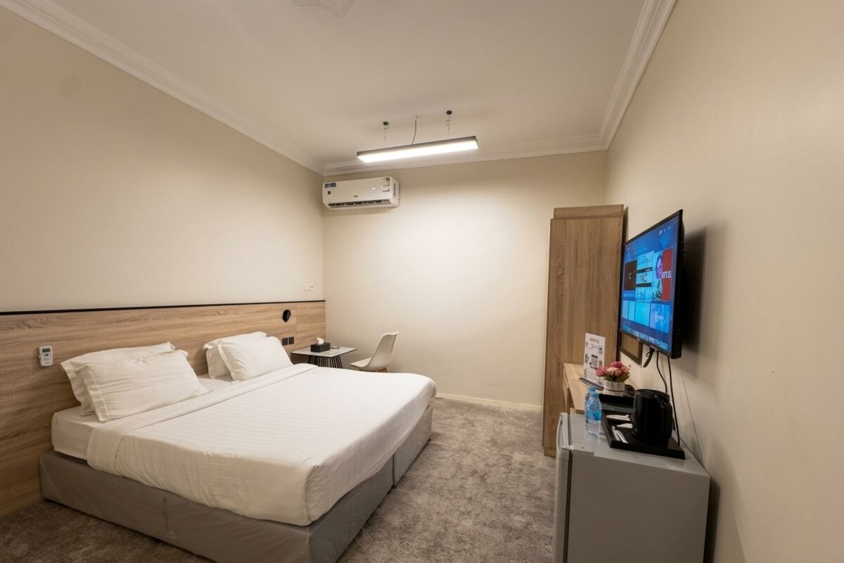 Double Room | Iron/ironing board, free WiFi