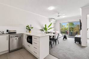 Interior - Greenview Couples Escape for Riverside Adventures (Nerang)