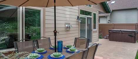 Outdoor dining