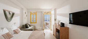 Grand Suite 2 with Private Pool and Seaview