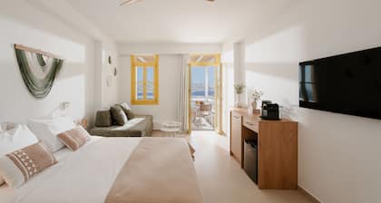 Grand Suite 2 with Private Pool and Seaview