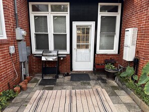 Property grounds - Quaint 3-bedroom house with AC in charming Conway (Conway)