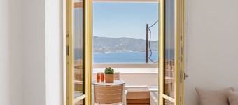 Grand Suite with Private Pool and Seaview