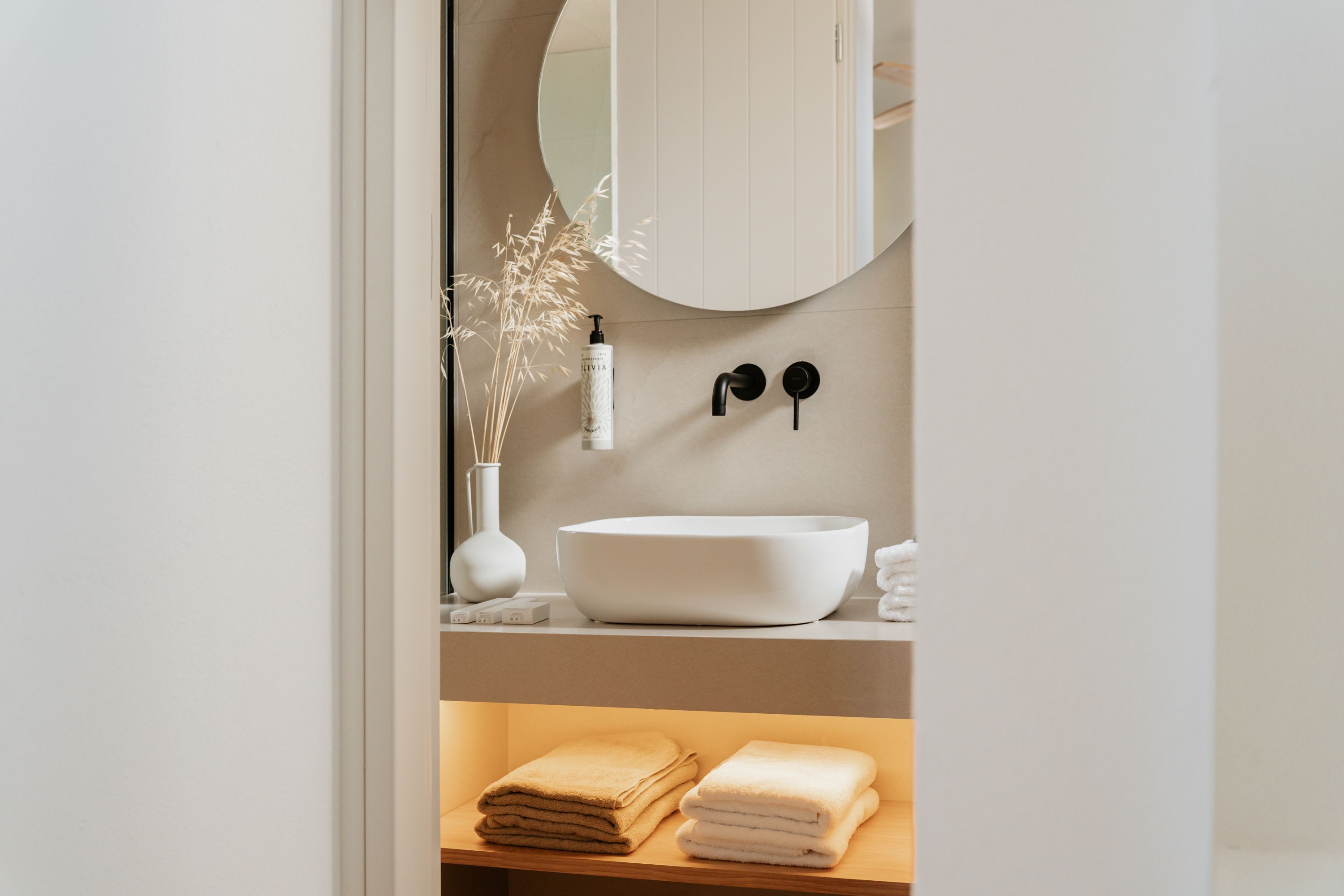Dusche, Haartrockner, Handtücher