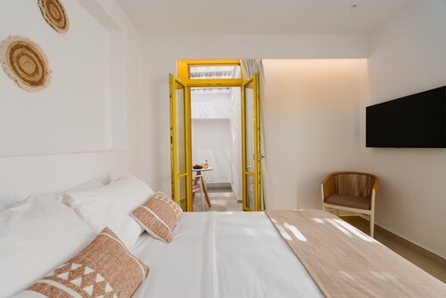 Deluxe Suite with Private Pool