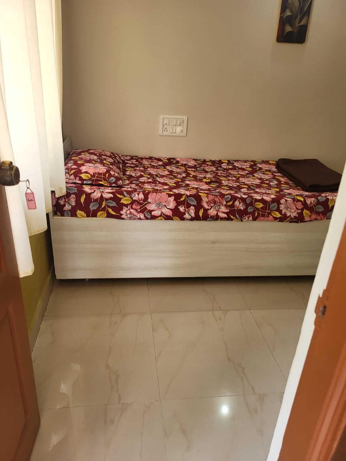 Chambre Simple Économique, vue baie | Literie hypoallergénique