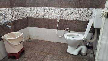 Chambre quadruple familiale | Salle de bain | Peignoirs, serviettes fournies, savon