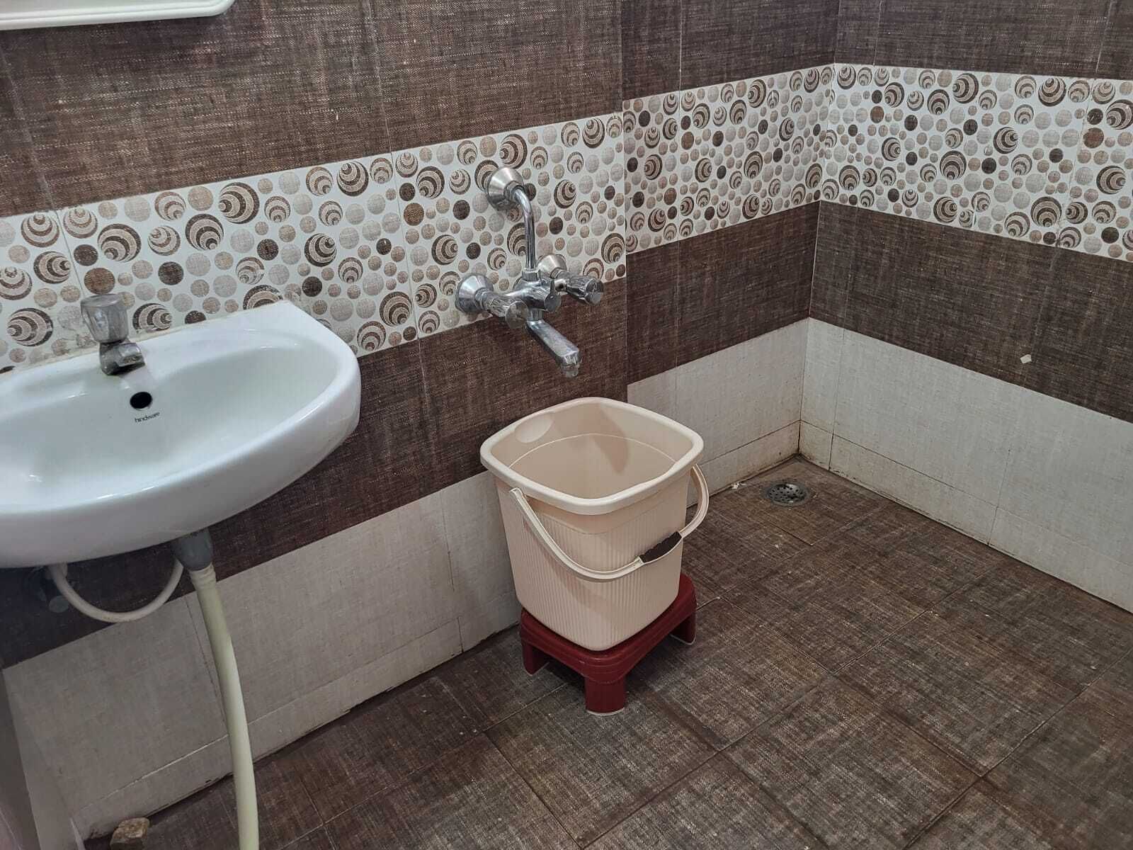 Standard Double Room | Bathroom