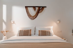 Desk, free WiFi, bed sheets - Junior Suite with Shared Pool (Kimolos)