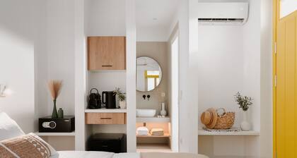 Junior Suite with Shared Pool