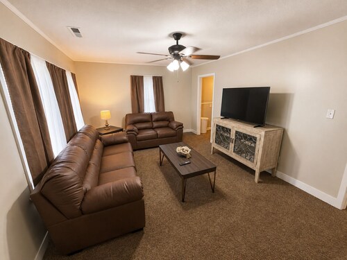 Cozy Fishing Getaway, Close to Dining & Boat Ramp