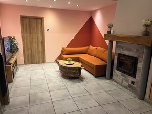 Living area - Vrbo Property (Vred)