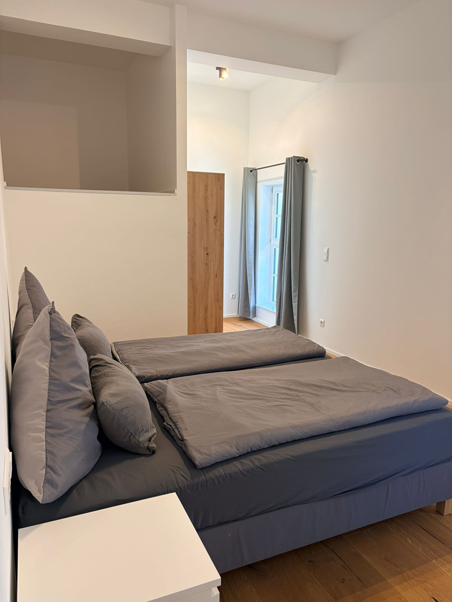 Iron/ironing board, free WiFi, bed sheets