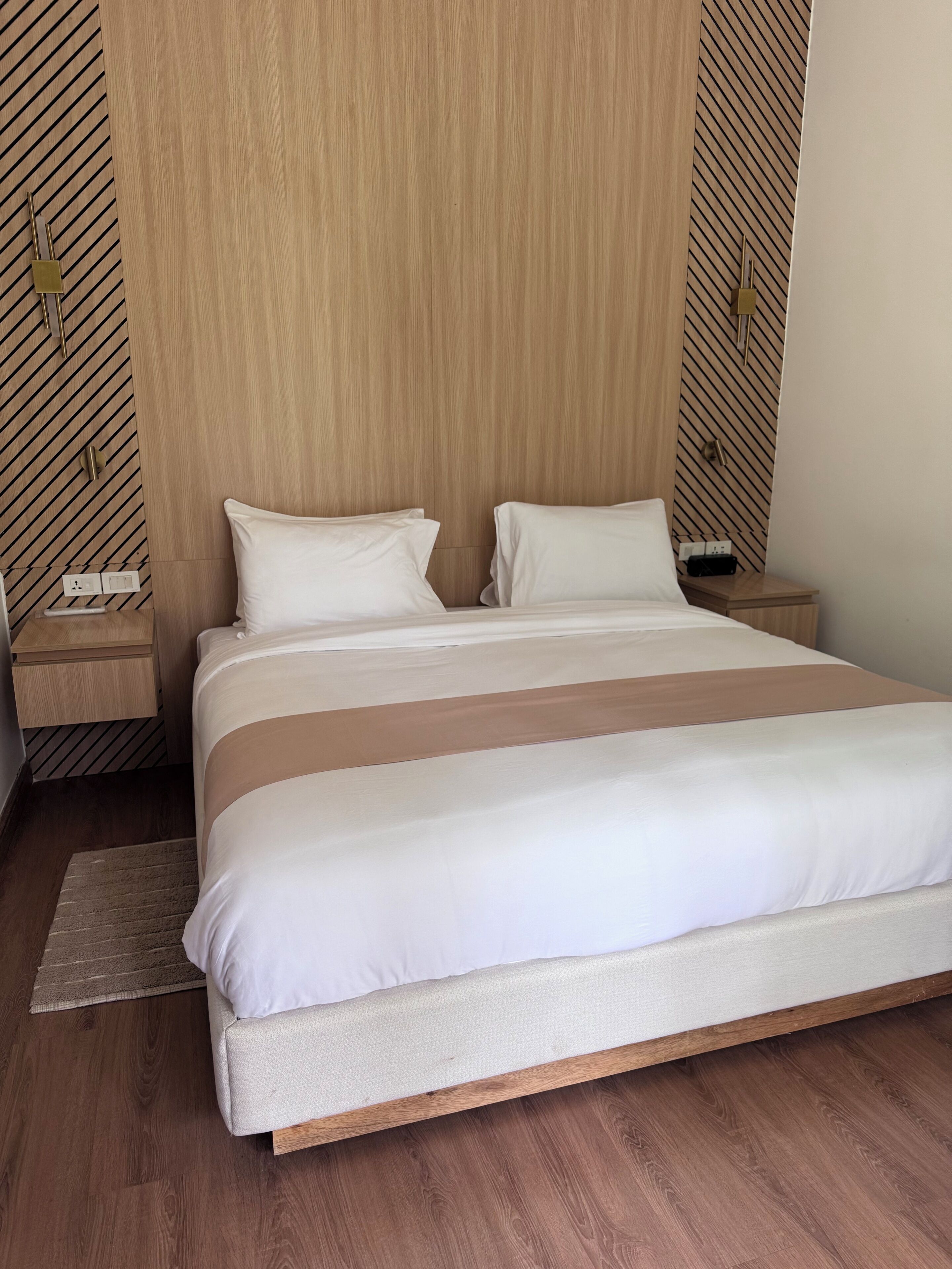 Chambre Deluxe double ou avec lits jumeaux | Bureau, espace de travail pour ordinateurs portables