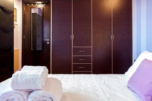 Iron/ironing board, WiFi, bed sheets - Frini’s View – Stylish Stay Close to Lefkada Town (Frini)