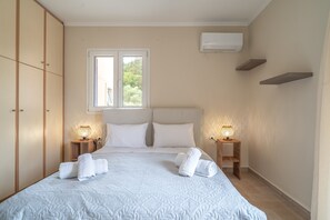 3 bedrooms, iron/ironing board, WiFi, bed sheets - Paradise Sea View Apartments – Sea View, Wi-Fi & Air Conditioning (Ligia)