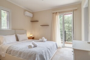 3 bedrooms, iron/ironing board, WiFi, bed sheets - Paradise Sea View Apartments – Sea View, Wi-Fi & Air Conditioning (Ligia)