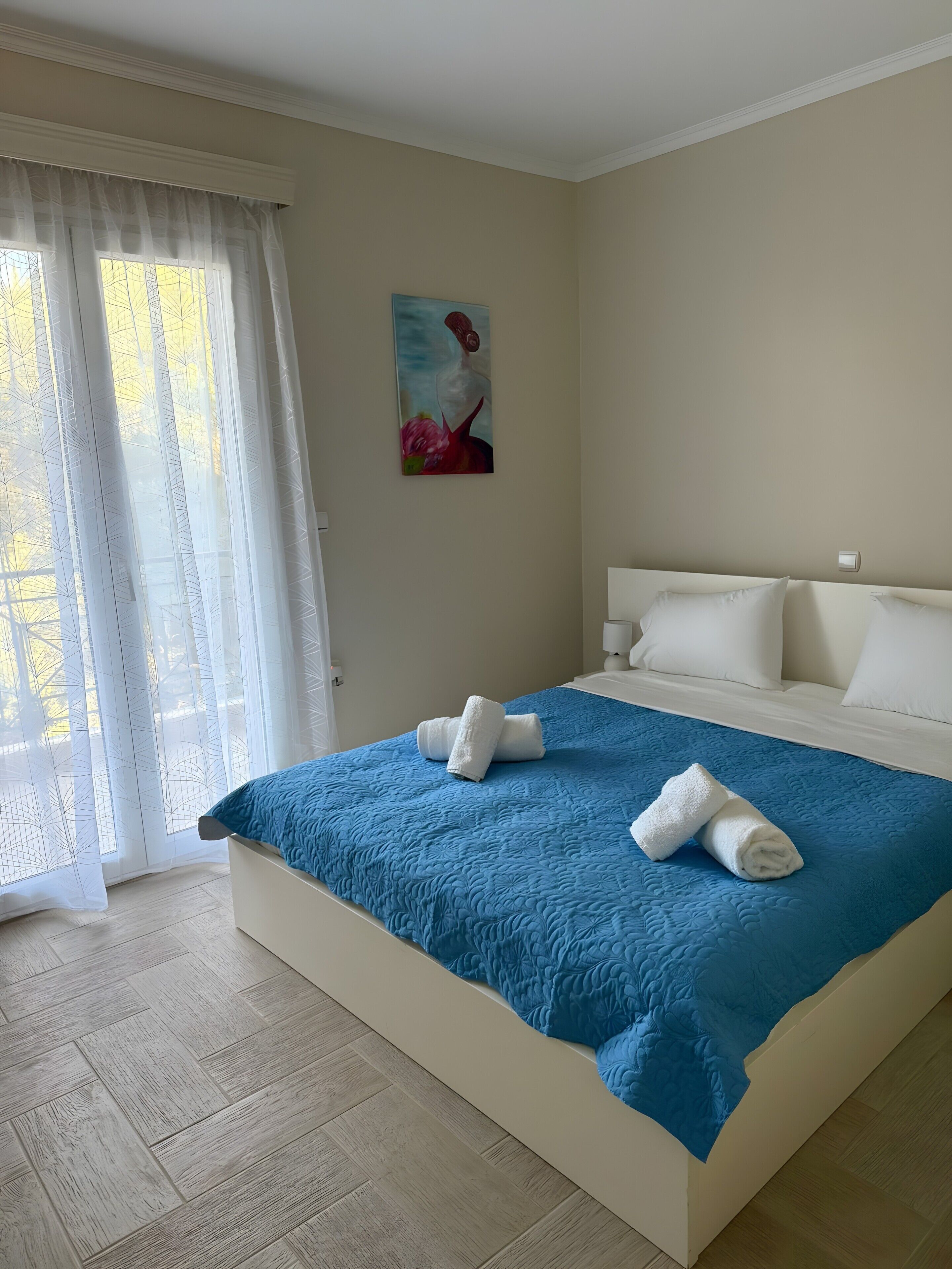 3 quartos, ferros/tábuas de passar roupa, Wi-Fi, roupa de cama