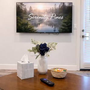 Interior - Resort 1BR Pool + Spa + Gym Reno Getaway Apt 124 (Reno)