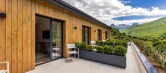 Odat n`Bogë | Room 1 - Lisi | Breakfast Included by PikHost