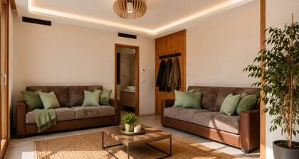 Green Chalet du lac - luxury property few steps from the lake with large pool and garden