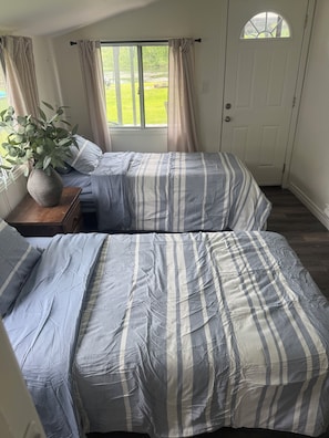 Room - Campbellford Riverfront Retreat! (Trent Hills)