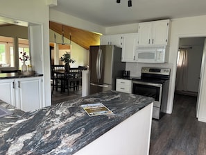 Private kitchen - Campbellford Riverfront Retreat! (Trent Hills)