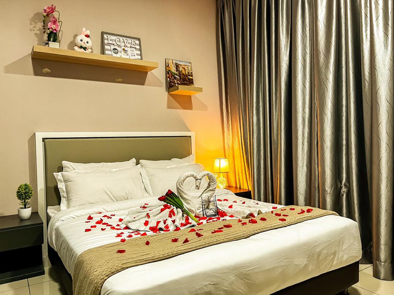 Egyptian cotton sheets, premium bedding, iron/ironing board, free WiFi