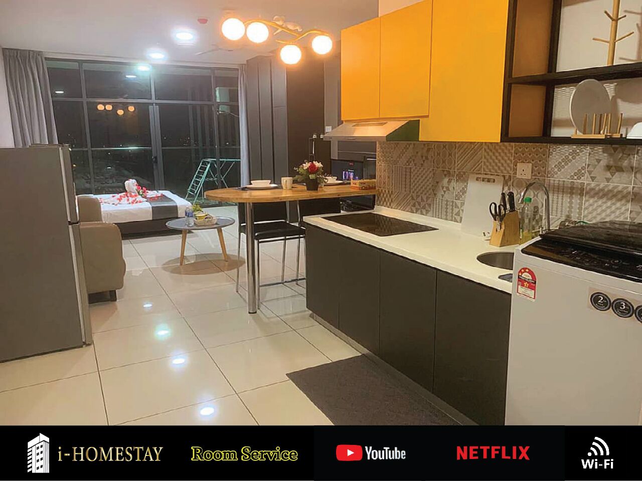 Kondo Mewah, balkon, pemandangan kota | Seprai katun Mesir, seprai premium, dan setrika/meja setrika