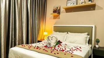 Egyptian cotton sheets, premium bedding, iron/ironing board, free WiFi
