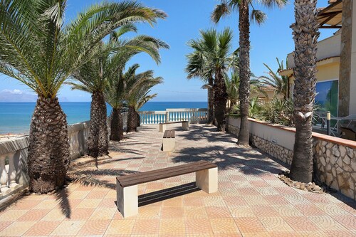 Apartment 'Casa Onda Azzurra' with Sea View, Wi-Fi and Air Conditioning