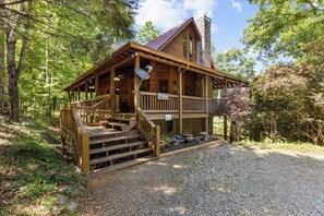 Exterior - Mountain Views | Hot Tub, Arcade Game & Firepit (Mineral Bluff)