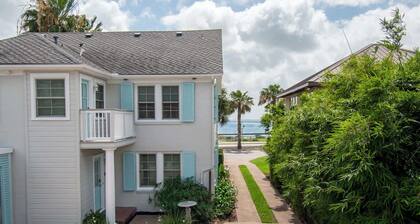 The Bayside Loft on Ocean Drive Sleeps 4